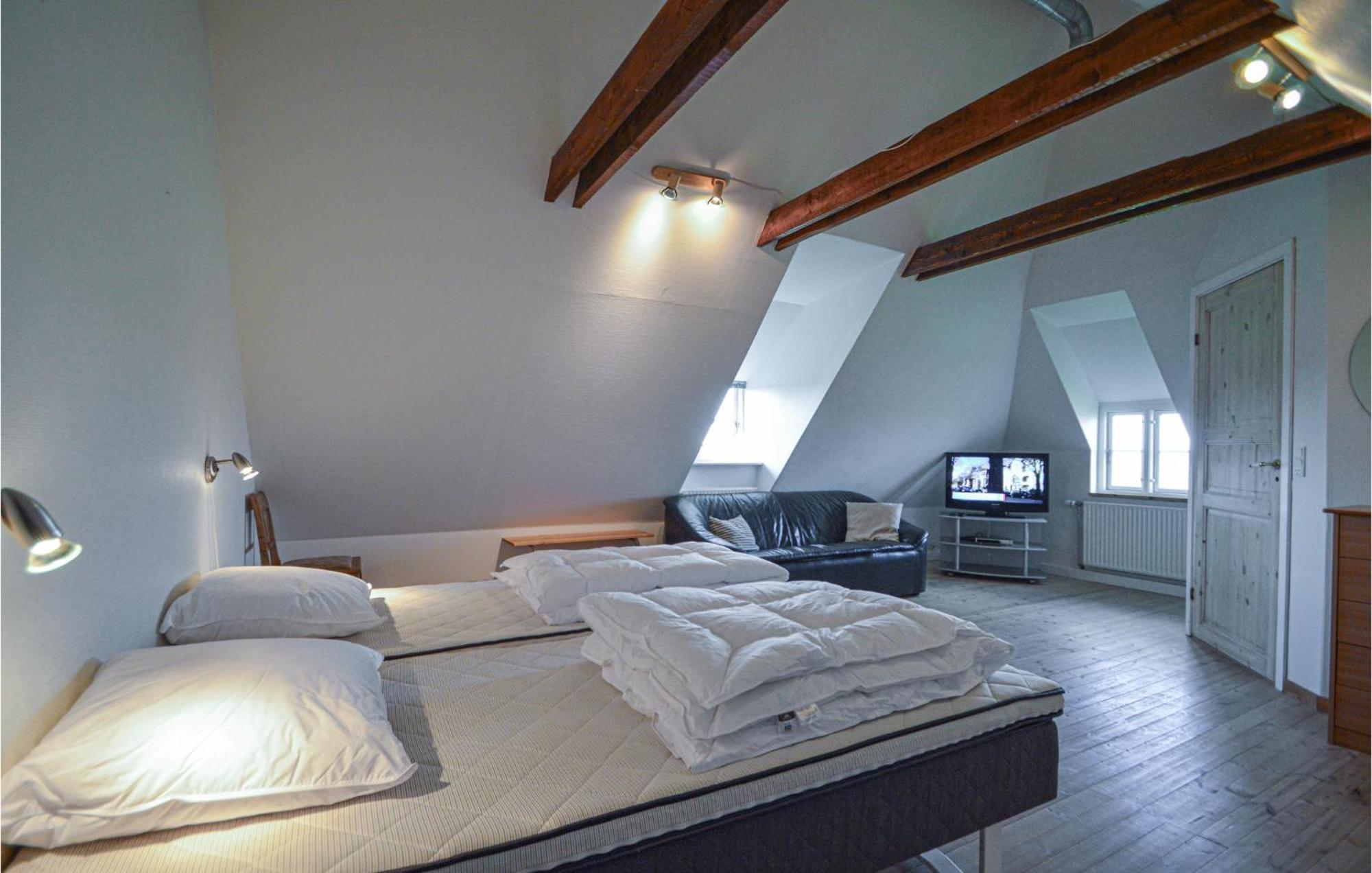 Awesome Home In Bredebro With Kitchen Ballum Esterno foto