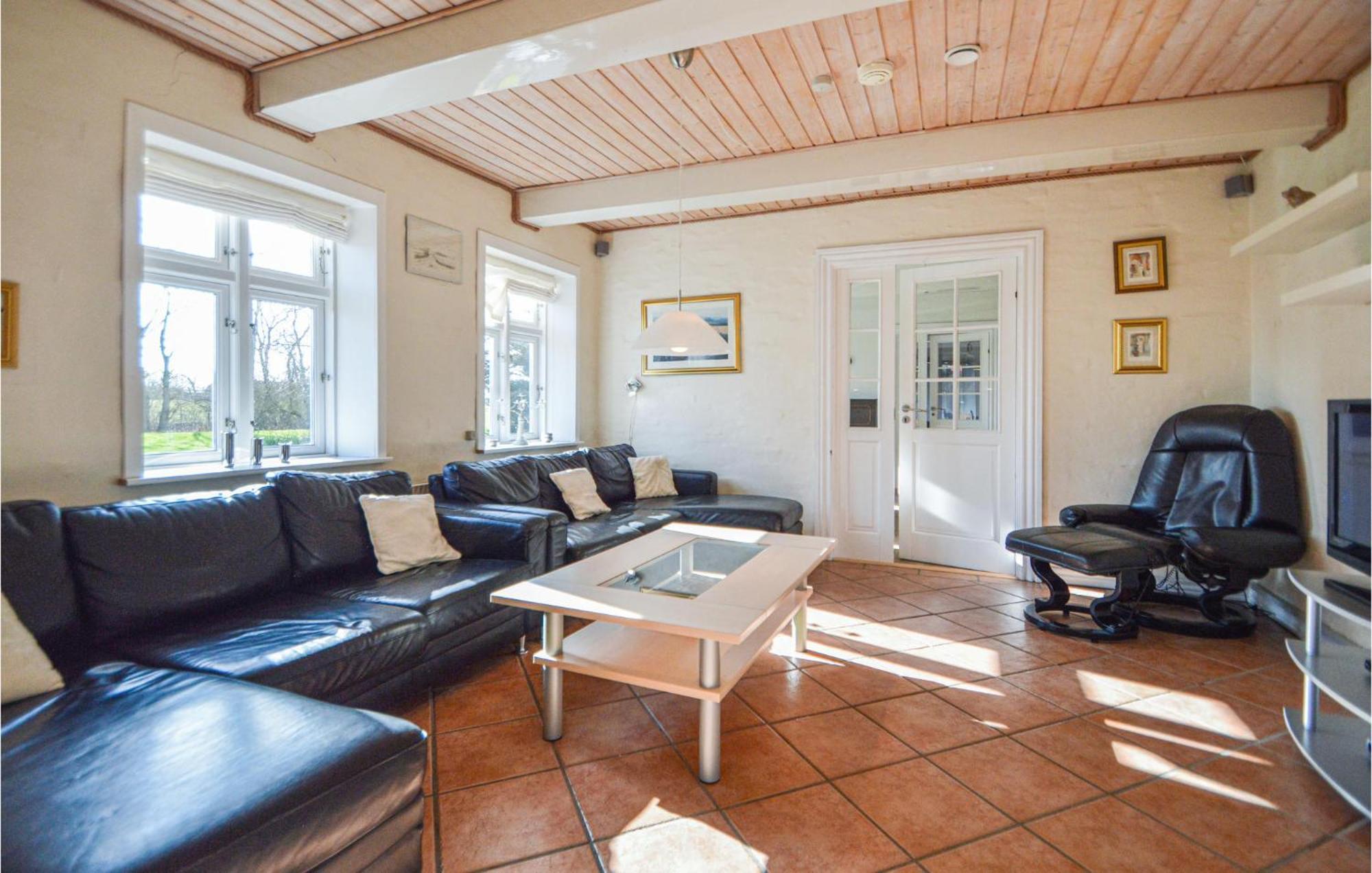 Awesome Home In Bredebro With Kitchen Ballum Esterno foto